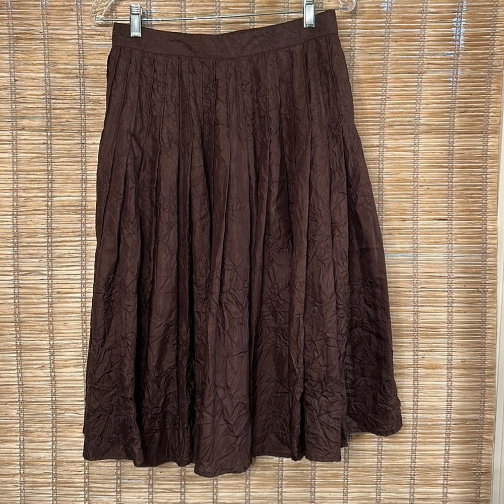 Saks Fifth Avenue S5A tea length crinkle silk skirt. Brown. Size 2